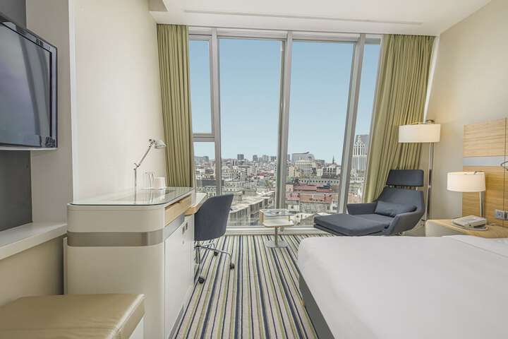 Room 35 of 204