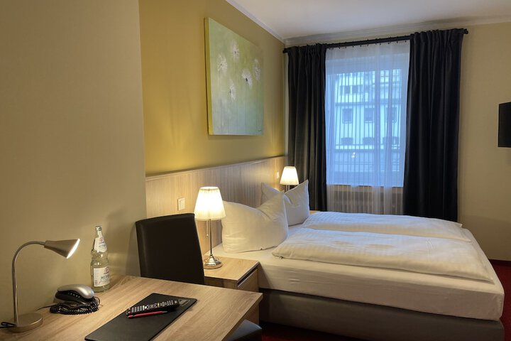 Room 22 of 99