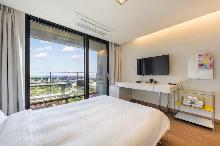 Room 22 of 69