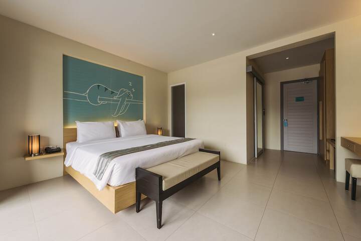 Room 10 of 33