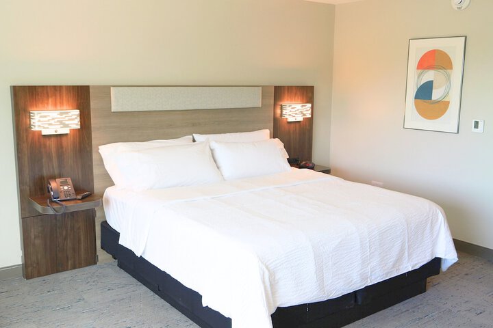 Room 10 of 84