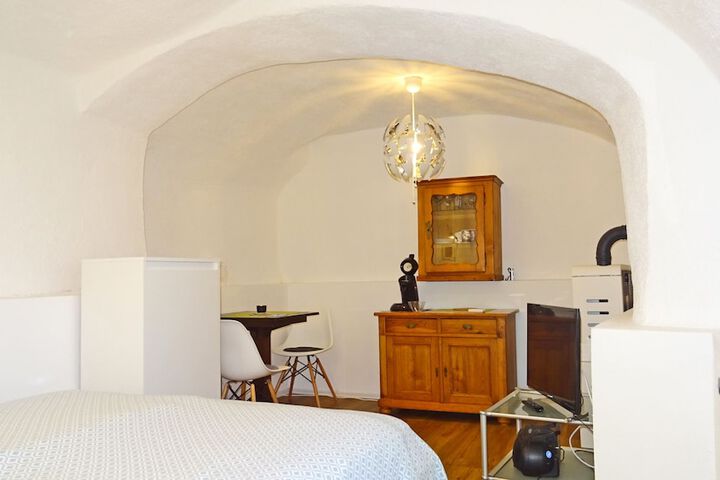 Room 5 of 14