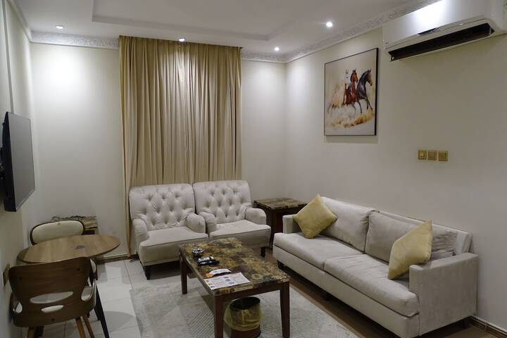 Room 12 of 28