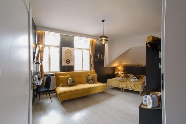 Room 3 of 45