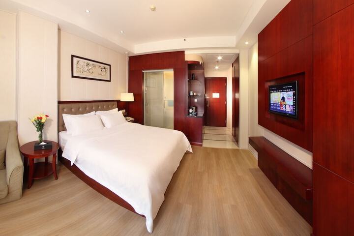 Room 16 of 70
