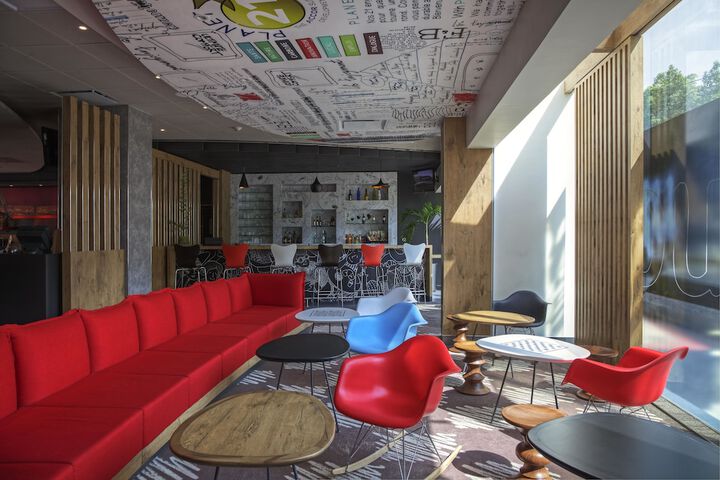 Guest Lobby