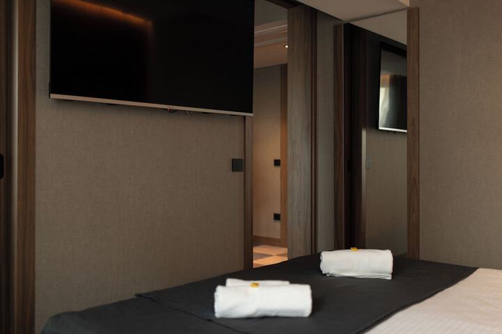 Room 30 of 100
