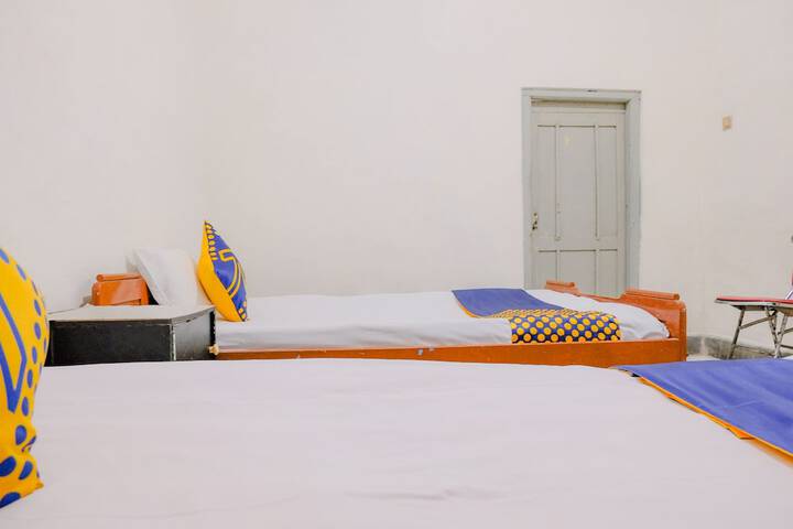 Room 27 of 35