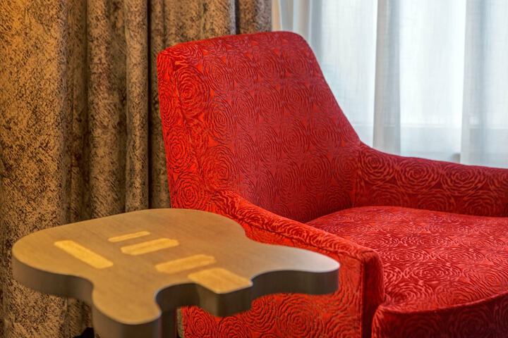 Room 32 of 85