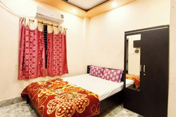 Room 4 of 11