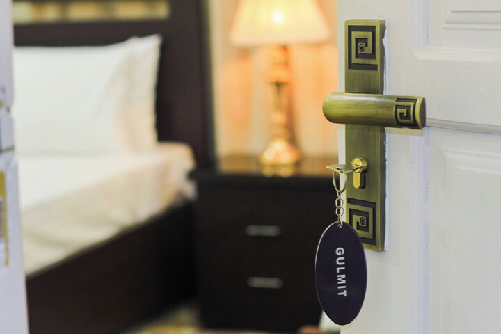 Room 18 of 30