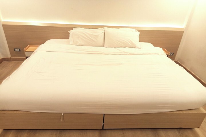 Room 11 of 39