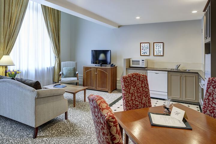 Room 10 of 25