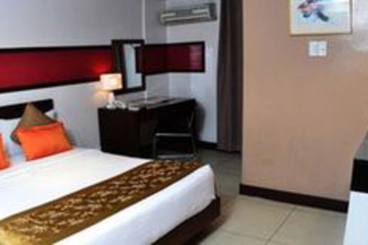 Room 34 of 73