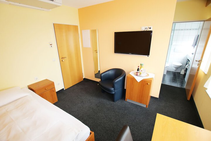 Room 4 of 45