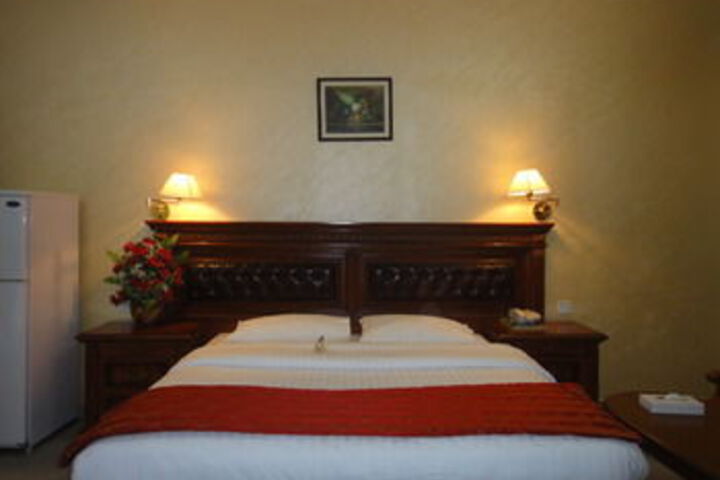 Room 5 of 17