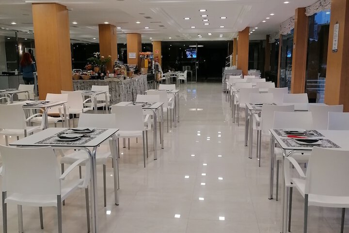 Dining 122 of 168