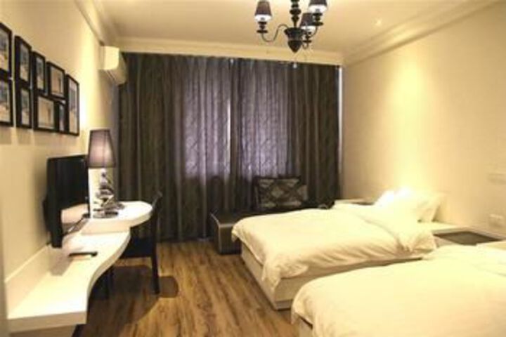 Room 3 of 37