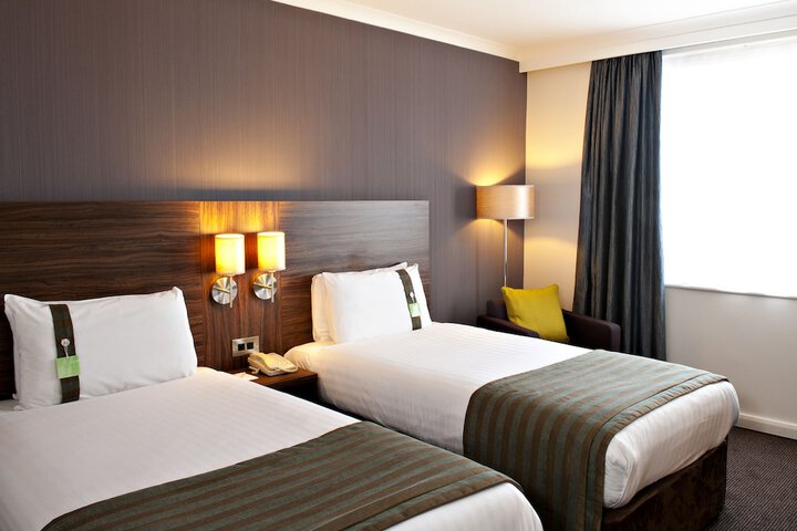 Room 4 of 177
