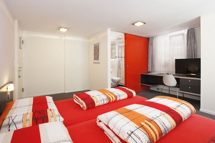 Room 18 of 46