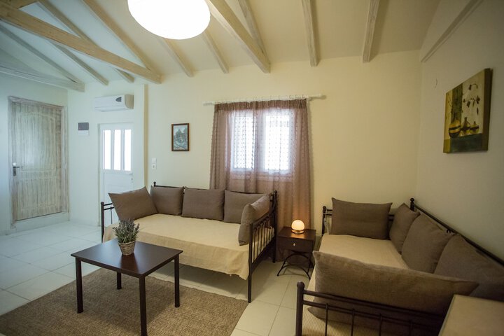 Room 33 of 79