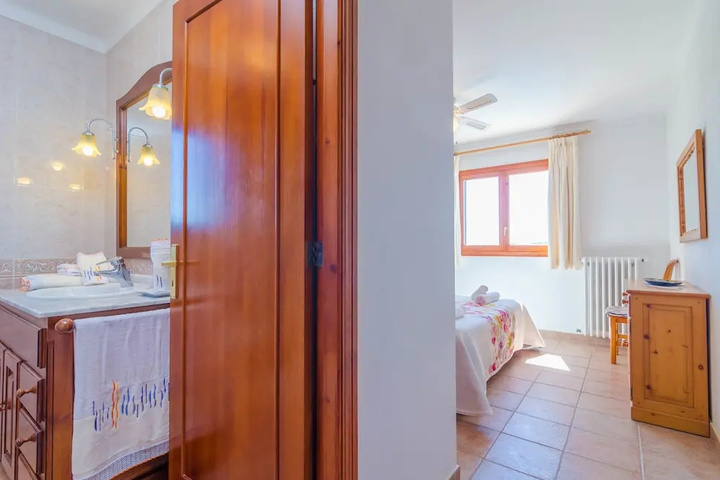 Room 3 of 21