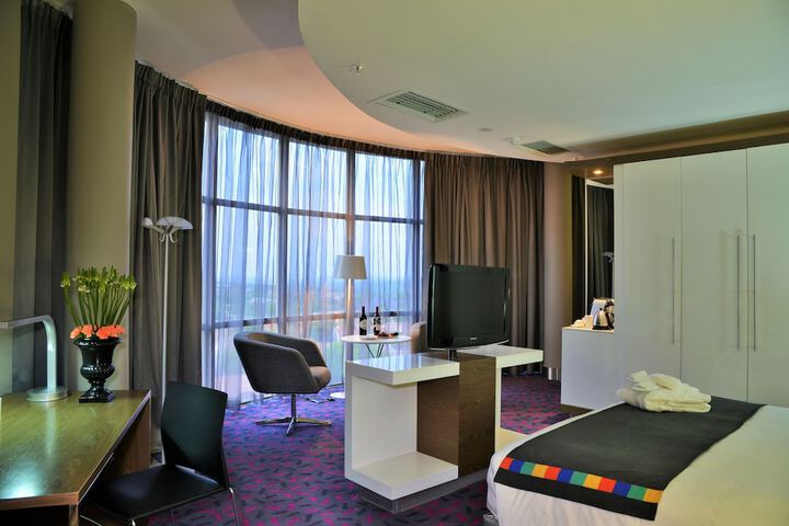 Room 17 of 47