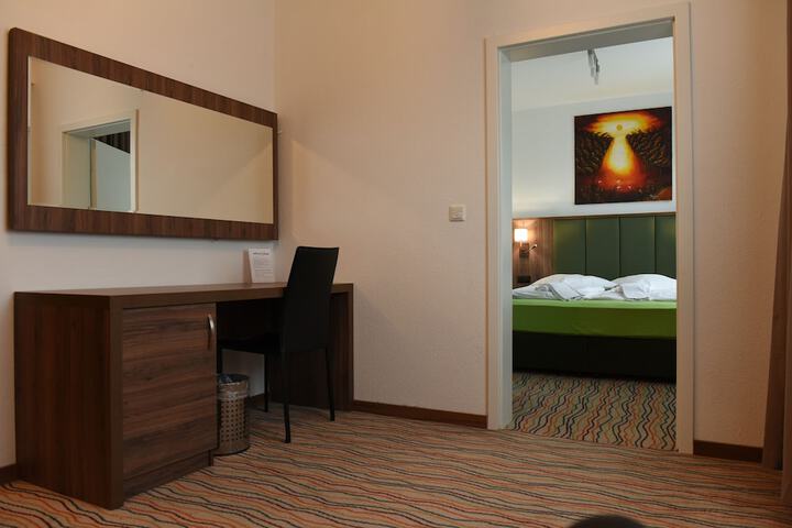 Room 4 of 19