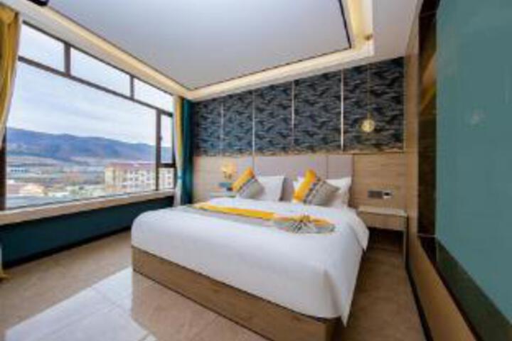 Room 9 of 9
