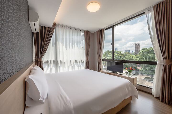 Room 8 of 44
