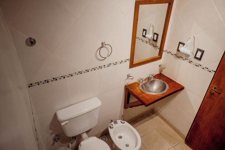 Room 17 of 28