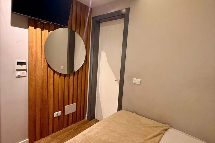 Room 43 of 57
