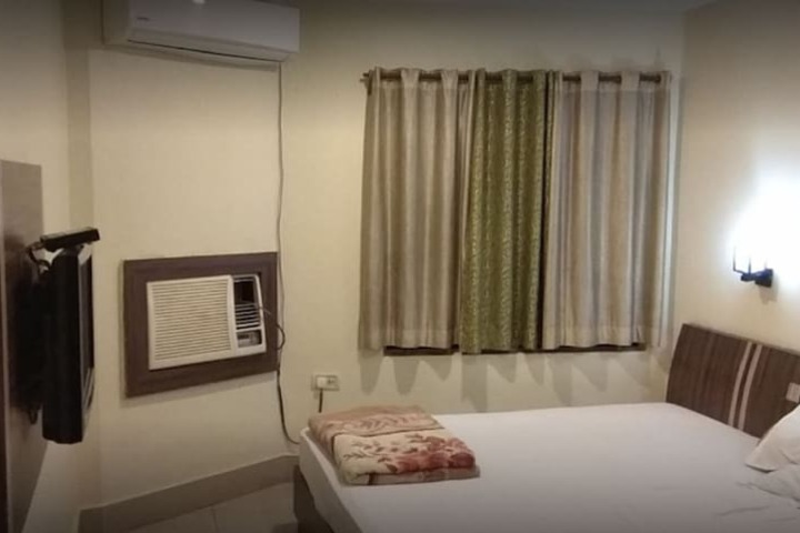 Room 9 of 36