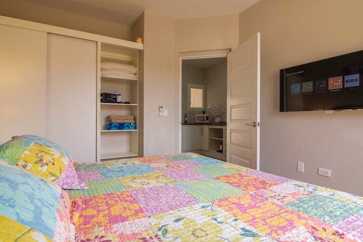 Room 6 of 37