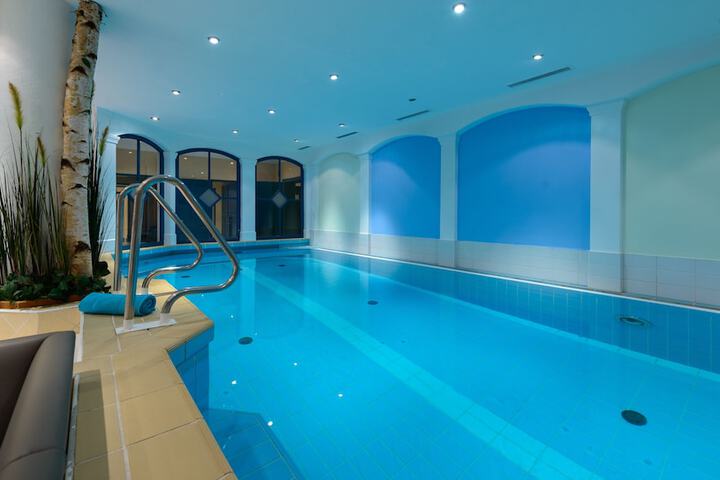Pool Hotel