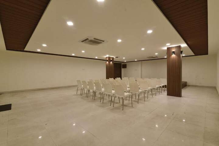 Business Center 39 of 43