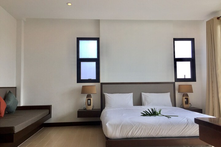 Room 13 of 108