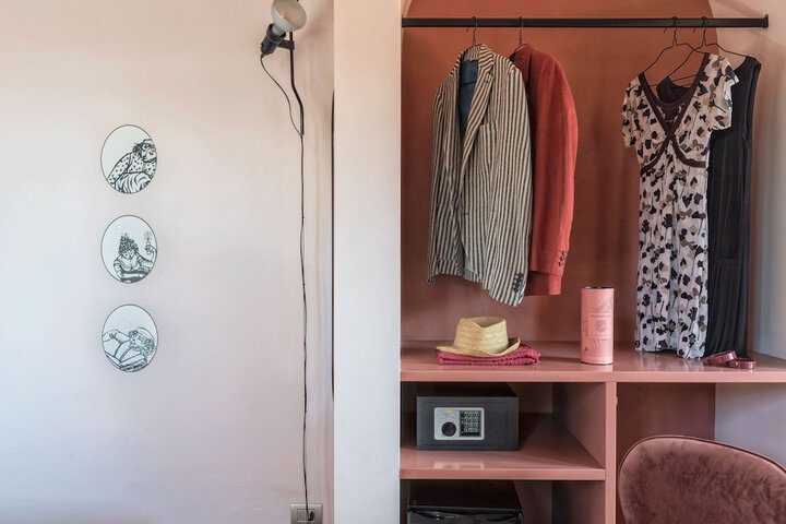 Room 30 of 46