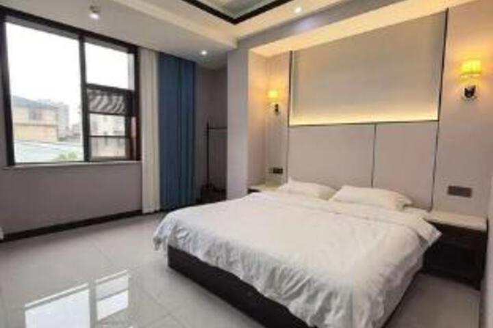 Room 7 of 7