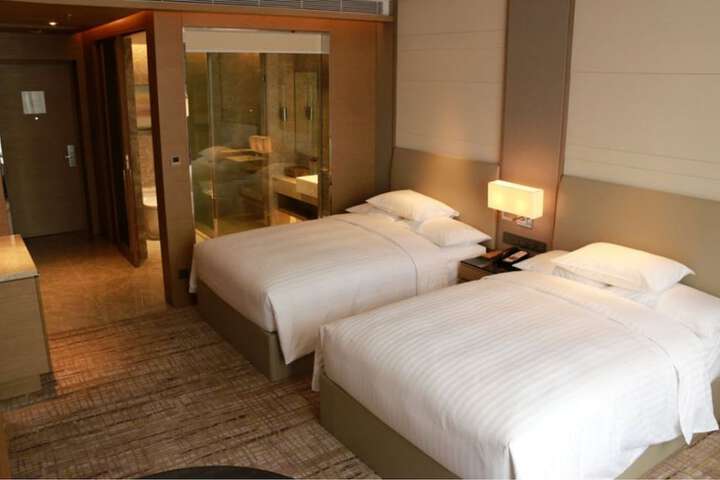 Room 21 of 82