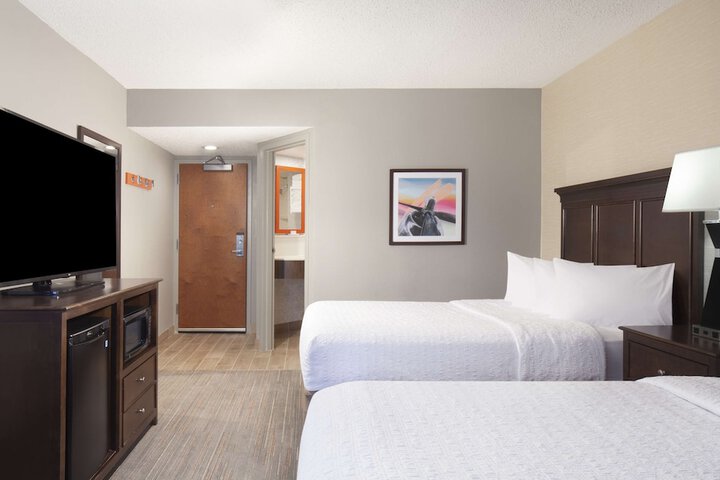 2 Double Beds (3 of 4)