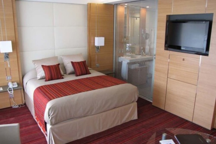 Room 4 of 39