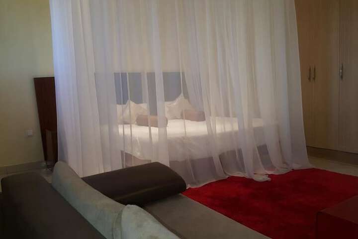 Room 8 of 49