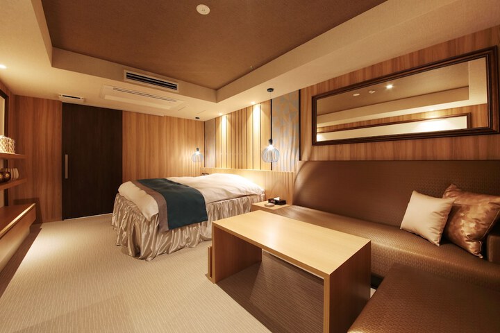 Room 4 of 73