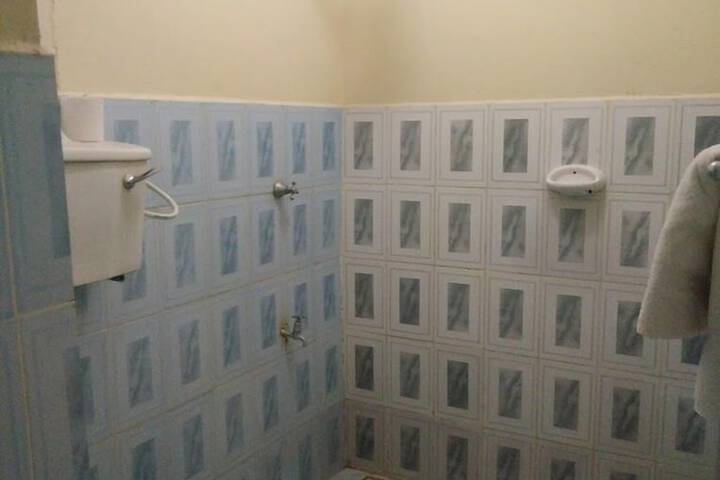 Room 12 of 25