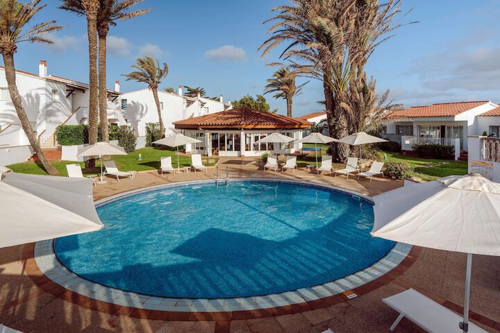 Hotel Pool