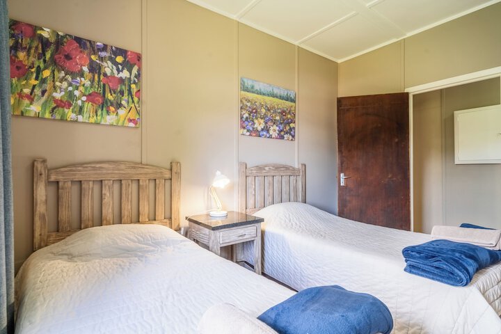 Room 53 of 197