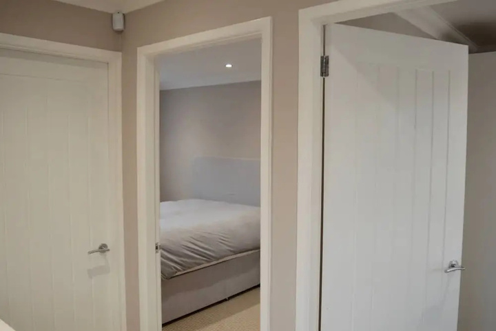 Room 4 of 14