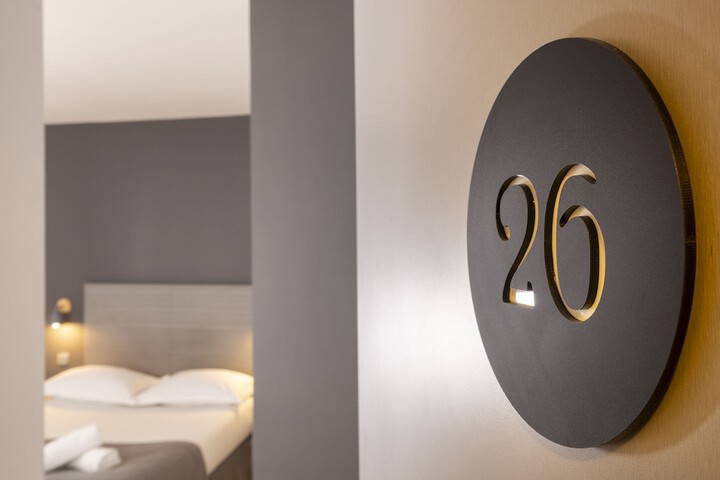 Room 6 of 53
