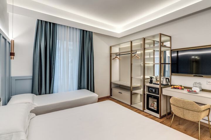 Room 49 of 94